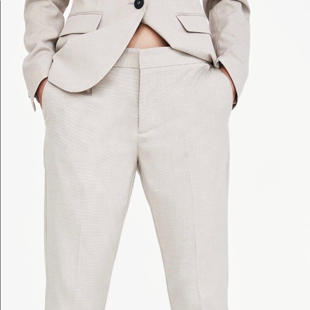 Zara suits set  ,Because size L . Color light tan